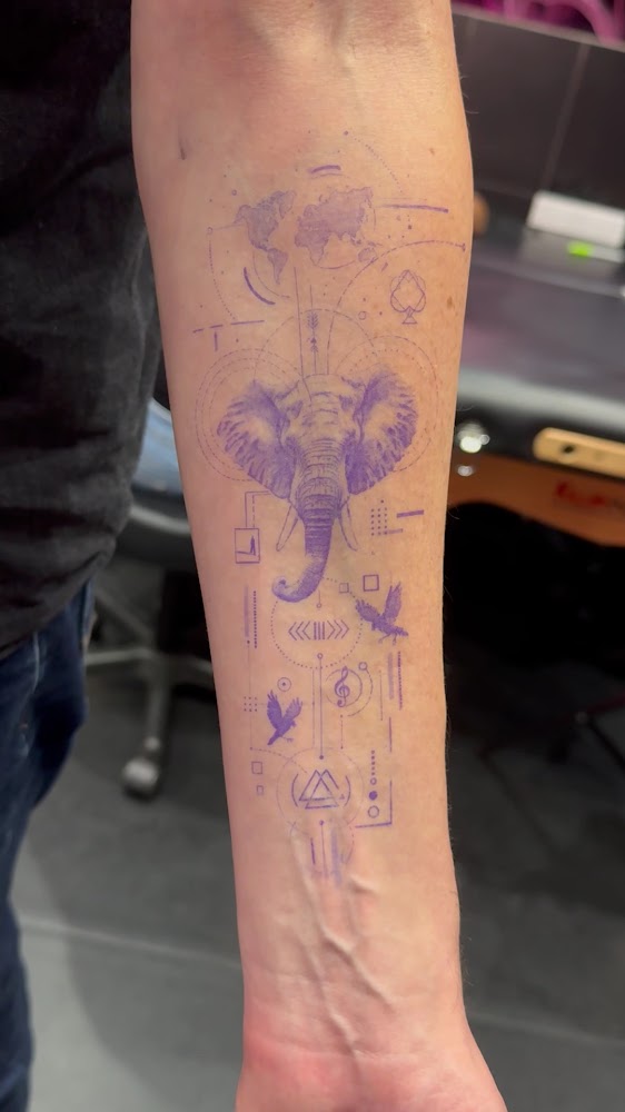 Fine Line Tattoo Shop by dannyptattoos.