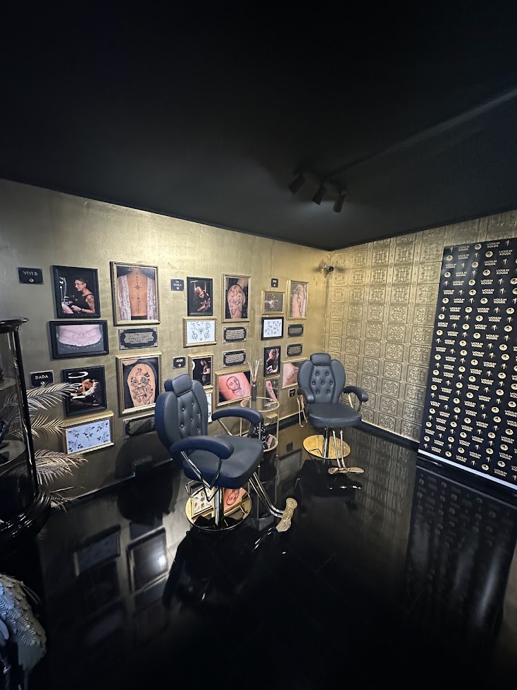Moulin Roude Boutique - Tattoos & Piercings